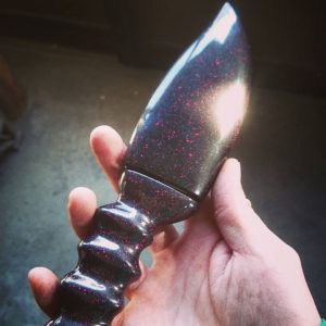 黒色ベースのカスタムナイフ